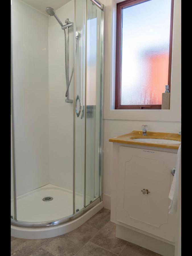 Te Anau Holiday Home - Free Wifi - Free Bikes & Kayaks - Short Walk To Lake & Town - Top Views Bagian luar foto